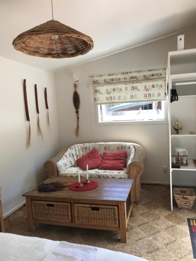 Waterfront Bed And Breakfast Піктон Екстер'єр фото